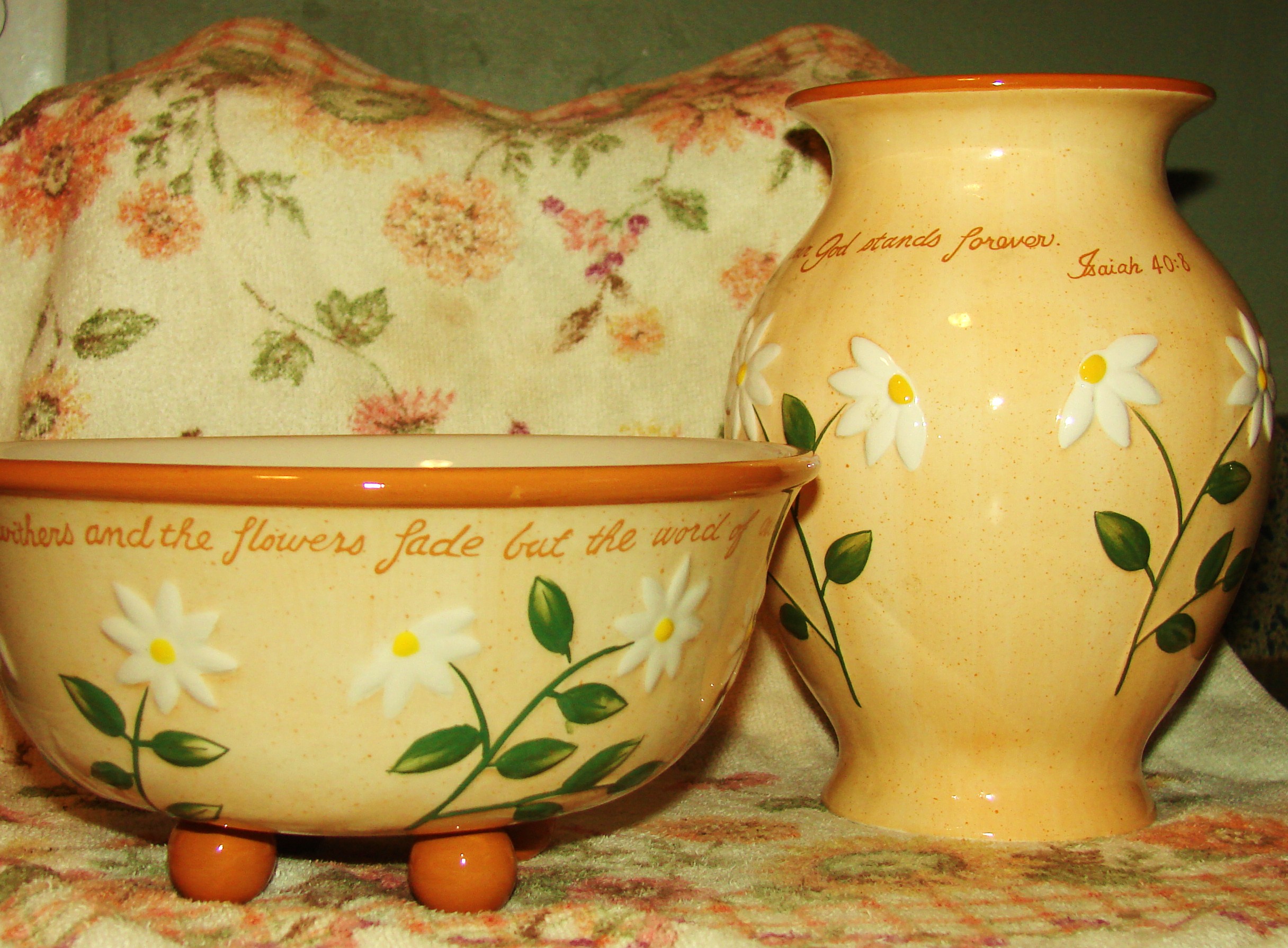 Day 19 – Bowl and Vase (Give)